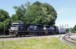 NS 6995 & 6989 lead train P61 westbound